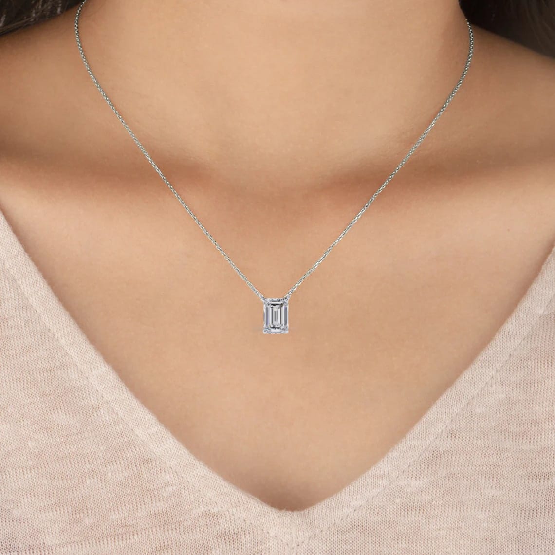 Empressa Solitaire Pendant