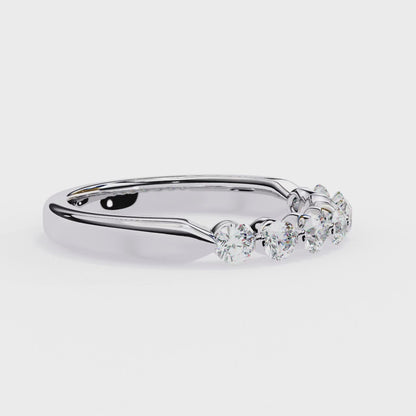 Lucky Gleam Band Ring